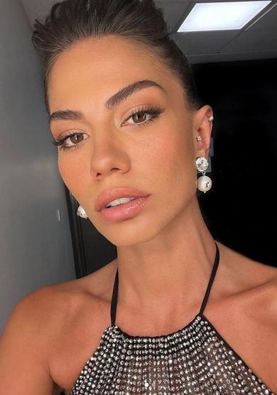 Demet Özdemirin şıklığın bedeli dudak uçuklattı