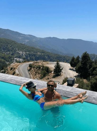 Ivana Sert pozlarıyla dikkat topladı