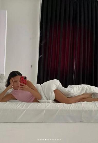 Zeynep Bastık leopar desenli bikinisiyle kasıp kavurdu