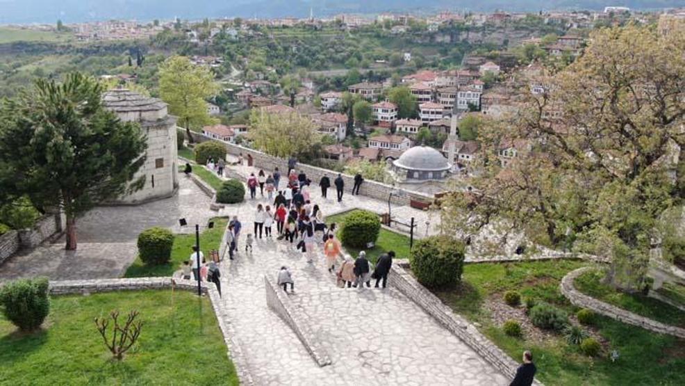 Manzarasıyla hayran bırakan Hıdırlık Seyir Tepesi 3 ayda 63 binin üzerinde misafir ağırladı
