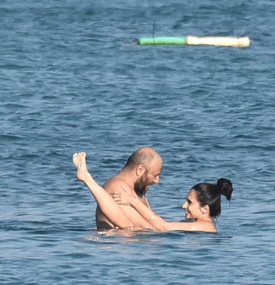 Meriç Aral ile Serkan Keskinin deniz romantizmi