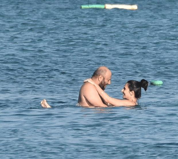 Meriç Aral ile Serkan Keskinin deniz romantizmi