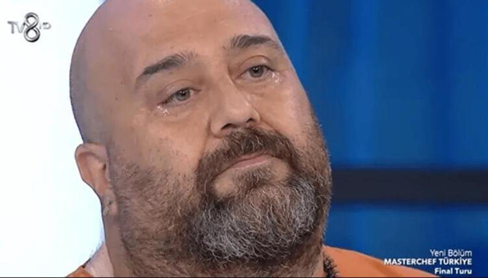 MasterChef yarışmacısı Melih gözyaşlarına boğuldu