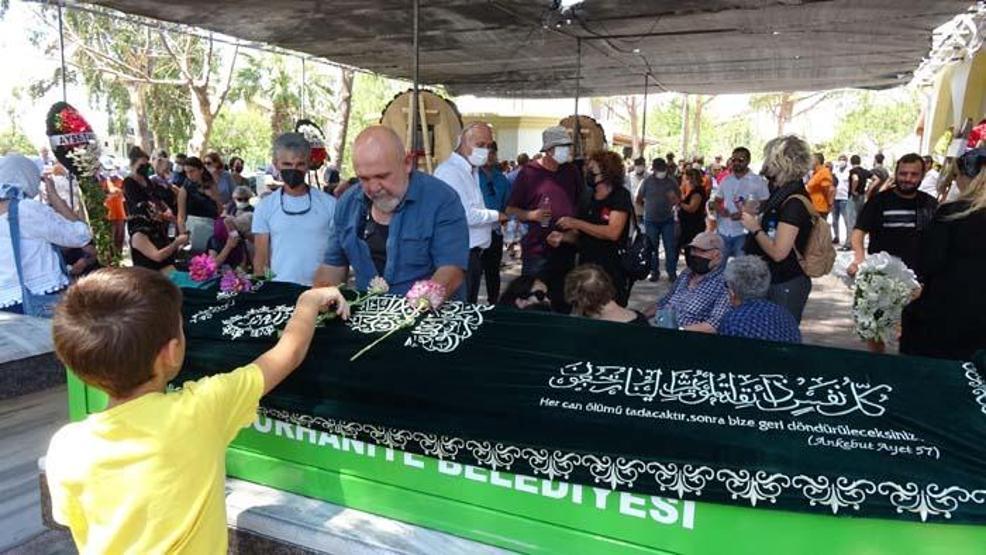 Seslendirme sanatçısı Sungun Babacan, son yolculuğuna uğurlandı