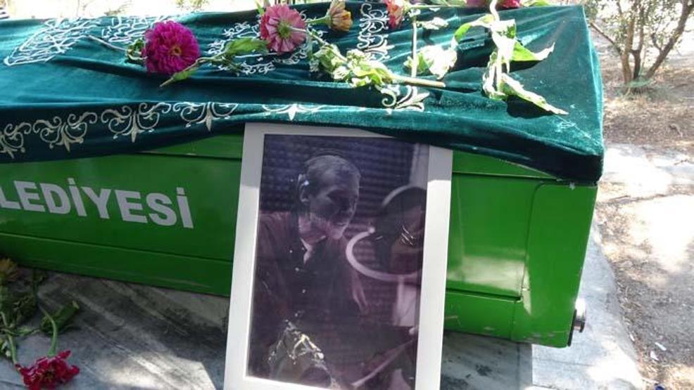 Seslendirme sanatçısı Sungun Babacan, son yolculuğuna uğurlandı