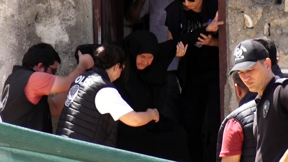 Korkunç cinayet 25 yıl sonra aydınlandı Önce kocasını, sonra kızını öldürüp üst üste gömmüş