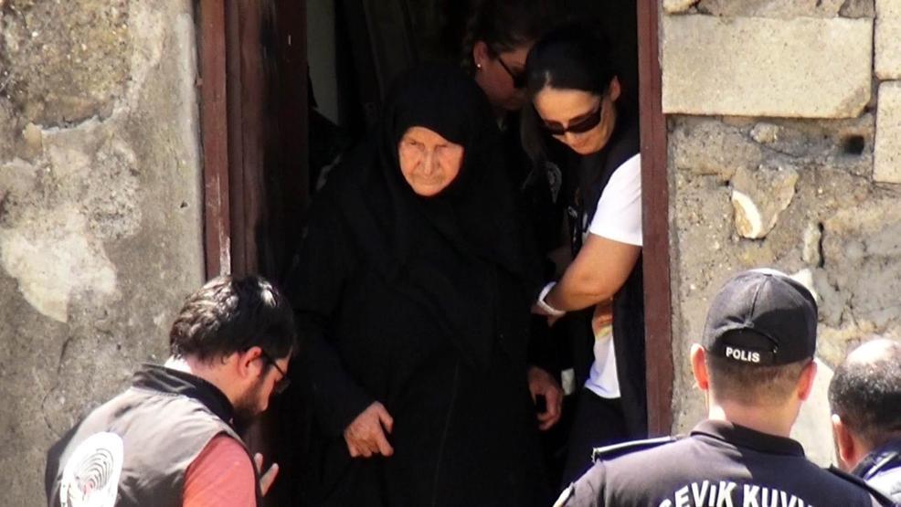 Korkunç cinayet 25 yıl sonra aydınlandı Önce kocasını, sonra kızını öldürüp üst üste gömmüş