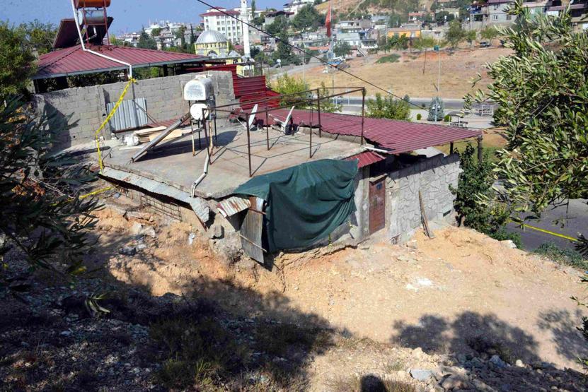 Korkunç cinayet 25 yıl sonra aydınlandı Önce kocasını, sonra kızını öldürüp üst üste gömmüş