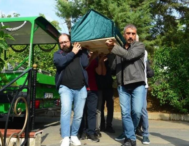 Cem Davranın annesi son yolculuğuna uğurlandı