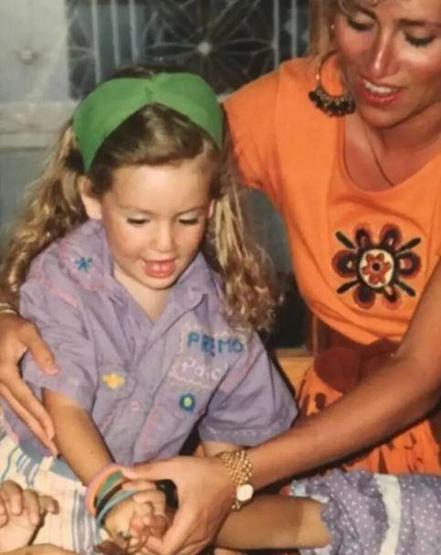 Sinem Kobalın annesi çocukluk fotoğrafını paylaştı