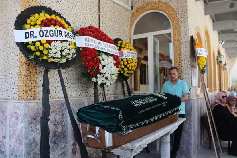 Yeşilçamın emektar oyuncusu Rıza Pekkutsal, son yolculuğuna uğurlandı