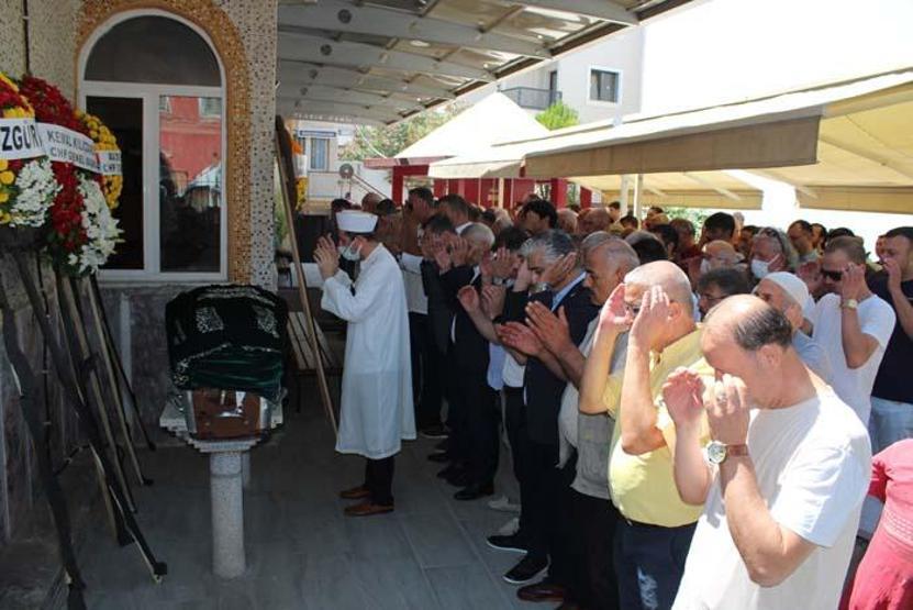 Yeşilçamın emektar oyuncusu Rıza Pekkutsal, son yolculuğuna uğurlandı