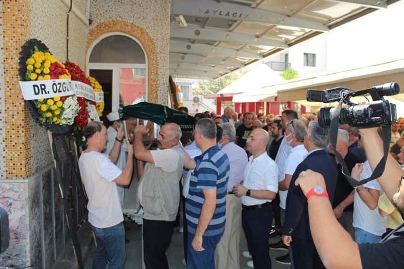 Yeşilçamın emektar oyuncusu Rıza Pekkutsal, son yolculuğuna uğurlandı
