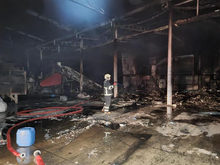 Adanada geri dönüşüm fabrikasında yangın