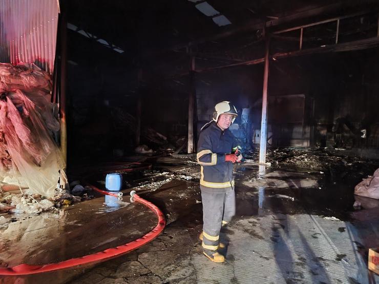 Adanada geri dönüşüm fabrikasında yangın