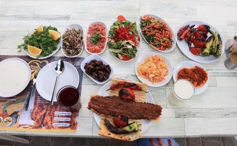 Diyette kebap yenir mi Kebap kilo yapar mı Diyetisyenden ezber bozan kebap açıklaması
