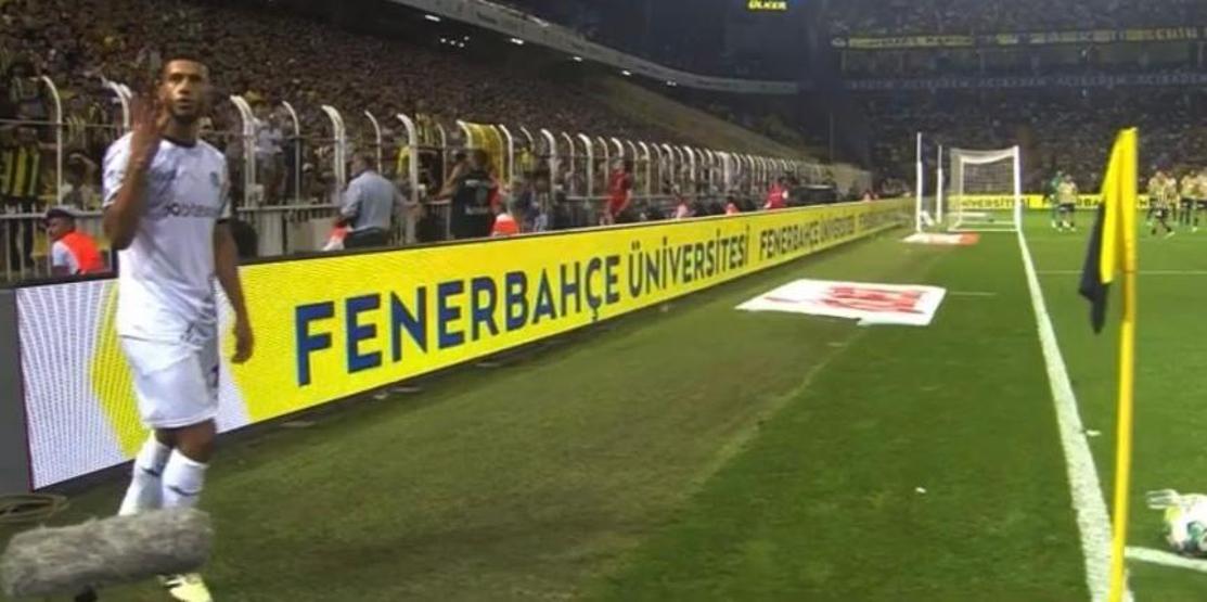Onyekuru ve Belhandadan Fenerbahçe taraftarına olay hareket