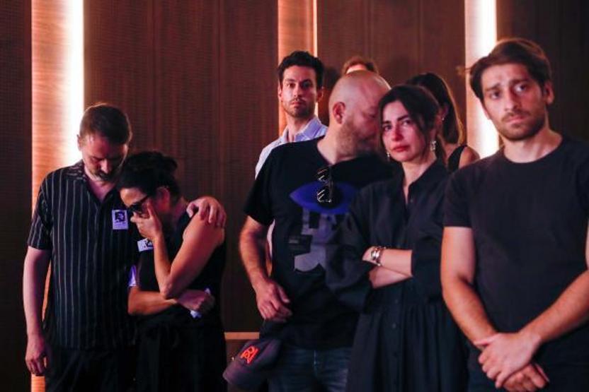 Civan Canovaya veda Usta oyuncu Civan Canova son yolculuğuna uğurlandı Cenazeye ünlü isimler akın etti