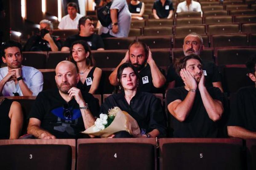 Civan Canovaya veda Usta oyuncu Civan Canova son yolculuğuna uğurlandı Cenazeye ünlü isimler akın etti