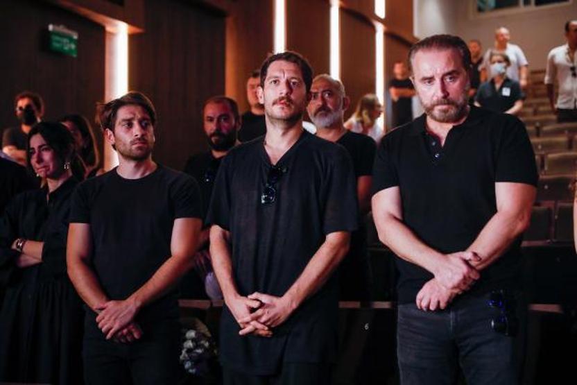 Civan Canovaya veda Usta oyuncu Civan Canova son yolculuğuna uğurlandı Cenazeye ünlü isimler akın etti