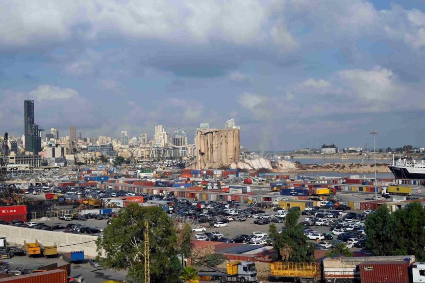 Beyrut Limanındaki tahıl silosunun kuzey kısmı tamamen yıkıldı