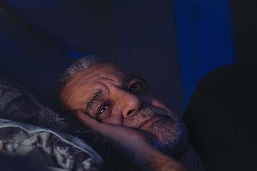 Her gece aynı saatte uyanıyorsanız bu hastalığın işareti olabilir Peki gece uyandığınızda ne yapmalısınız