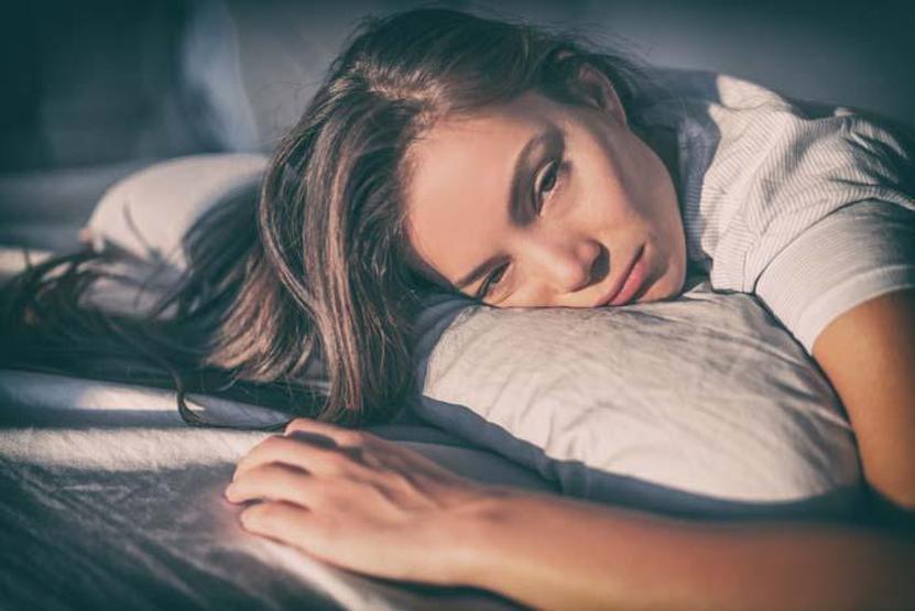 Her gece aynı saatte uyanıyorsanız bu hastalığın işareti olabilir Peki gece uyandığınızda ne yapmalısınız