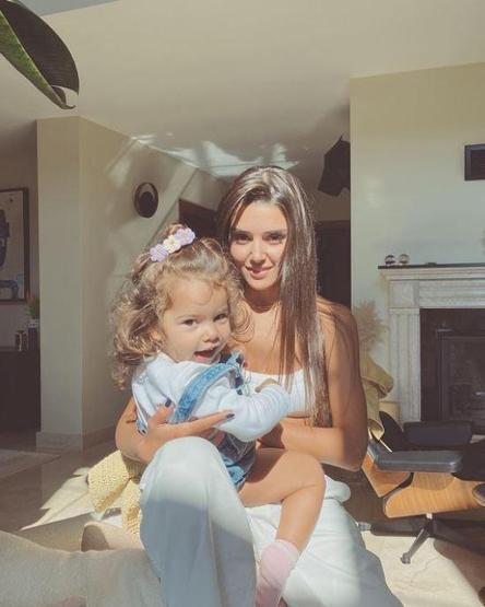 Hande Erçel kesenin ağzını açtı
