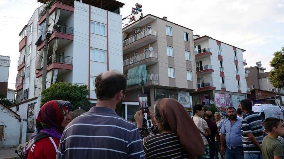 Cins köpekleri elinden alındı: Çatıda eylem yaptı