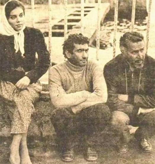 “Türkiyem” şarkısı ile bir döneme damgasını vurdu... Müşerref Akay şimdi ne yapıyor
