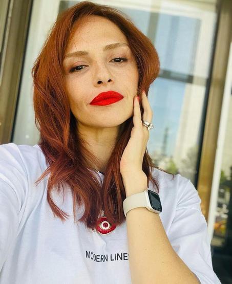 Sinem Uslunun annesi hayatını kaybetti