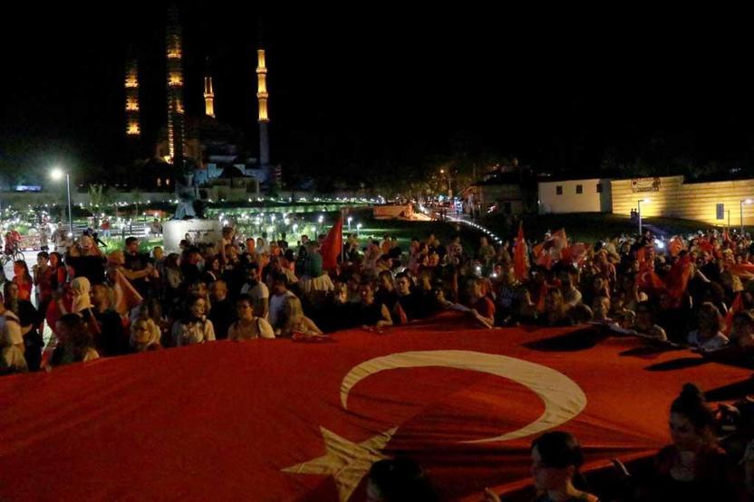Edirne ve Tekirdağda fener alayı yürüyüşü