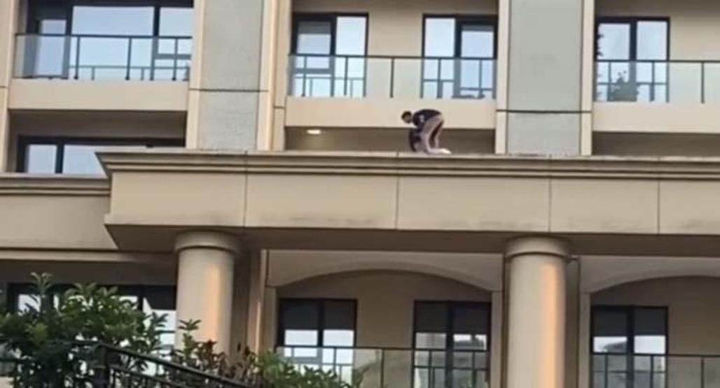 İstanbulda mucize kurtuluş14 yaşındaki çocuk 9. kat penceresinden 6. kata düştü...