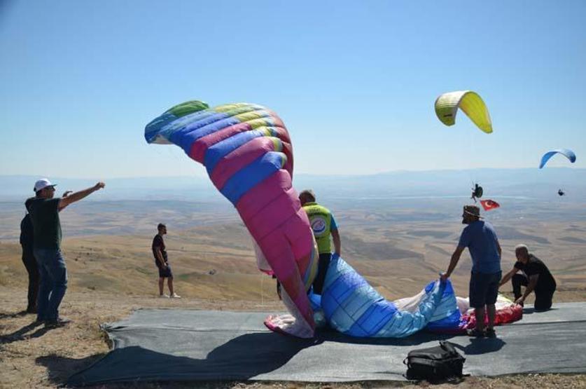 Yamaç paraşütçülerinin yeni gözdesi: Asma Tepesi