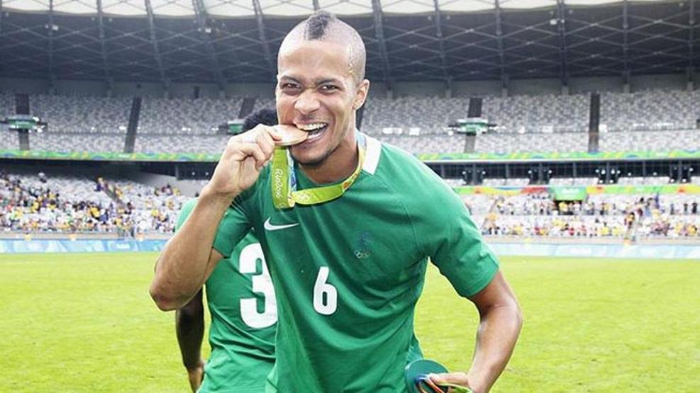 Fenerbahçenin Troost-Ekong teklifi reddedildi