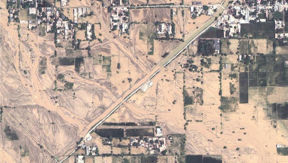 Pakistandaki sel felaketi: 100 km çapında göl oluştu