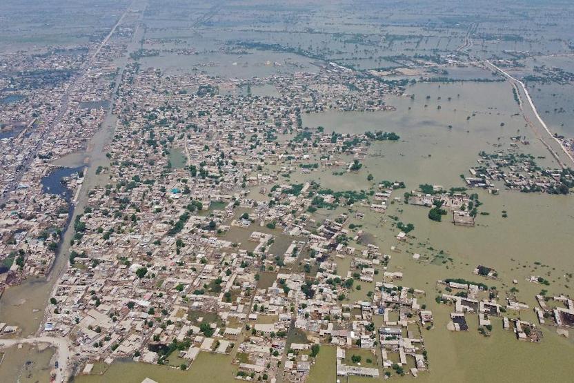 Pakistandaki sel felaketi: 100 km çapında göl oluştu