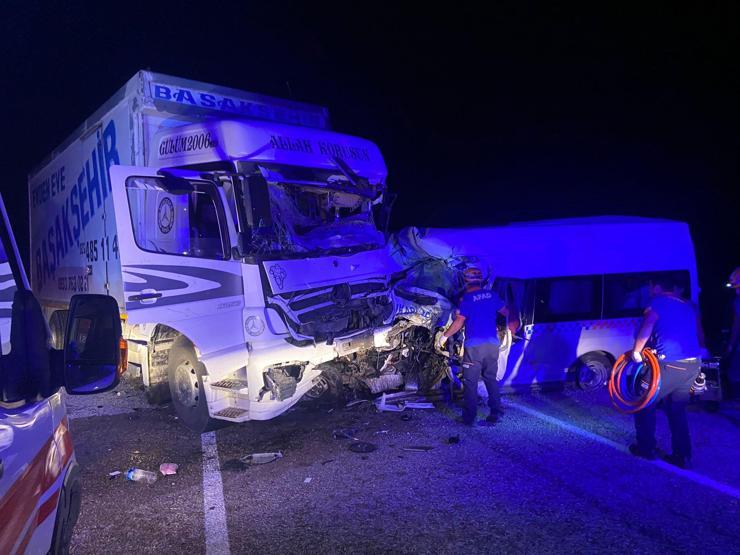 Son dakika haberi: Sivas-Malatya yolunca korkunç kaza Çok sayıda ölü ve yaralı var
