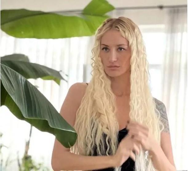 Didem Soydan bikinili pozuyla dudak uçuklattı