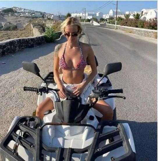 Didem Soydan bikinili pozuyla dudak uçuklattı