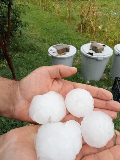 Sadece 10 dakika sürdü: Yumurta büyüklüğünde yağdı
