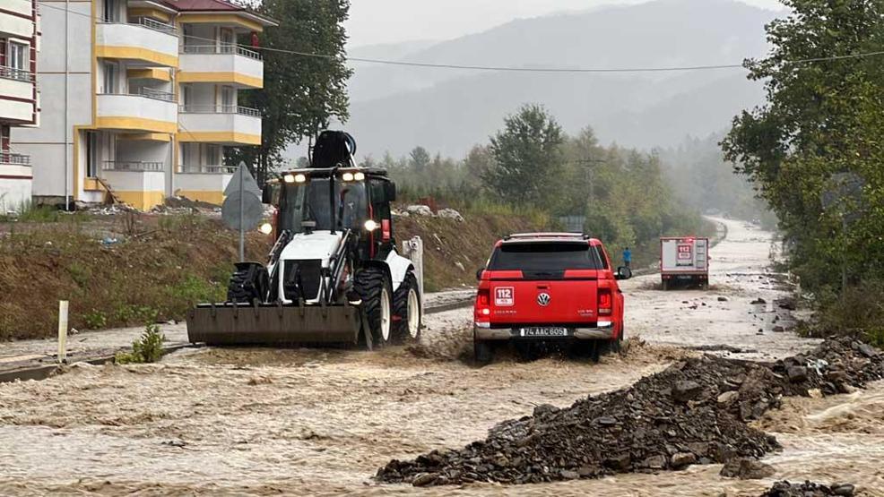 Bartında ağır sel bilançosu 100’e yakın evin alt katları ile iş yerlerini su bastı