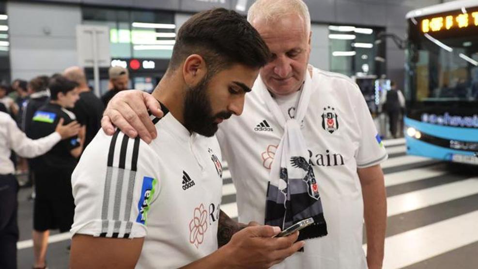 Beşiktaşa havalimanında coşkulu karşılama