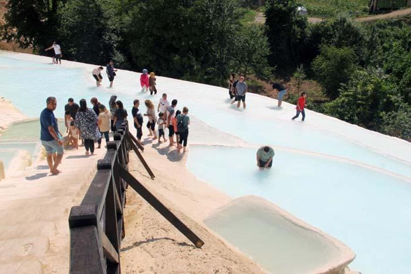 Göksu travertenleri Giresunun Pamukkalesi oldu