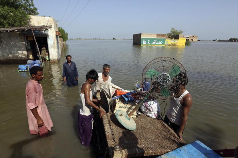 Pakistan’da sel: Ülkenin en büyük gölü taşmak üzere