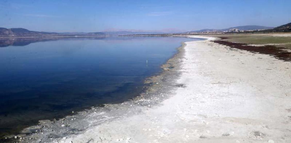 Tehlikenin altını bu fotoğraflarla çizdi: Burdur Gölü kan ağlıyor