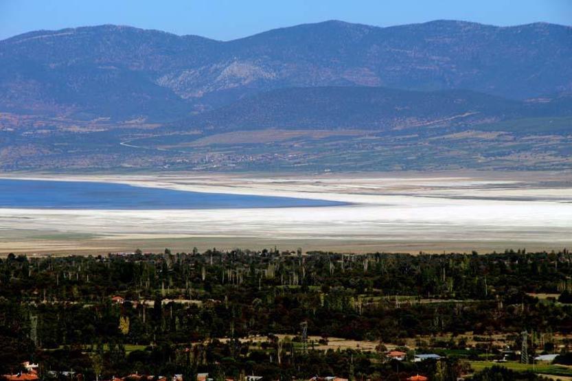 Tehlikenin altını bu fotoğraflarla çizdi: Burdur Gölü kan ağlıyor