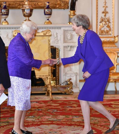 Kraliçe II. Elizabeth: 70 yılda 15 başbakan gördü