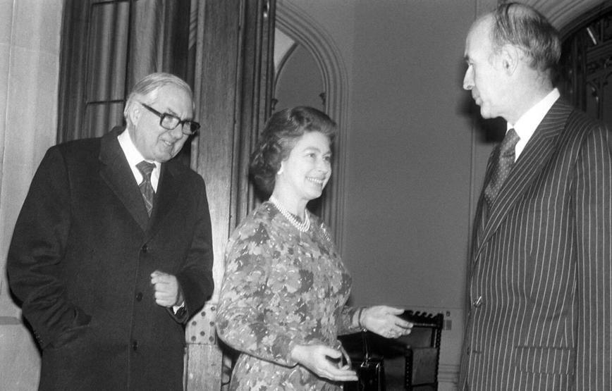 Kraliçe II. Elizabeth: 70 yılda 15 başbakan gördü