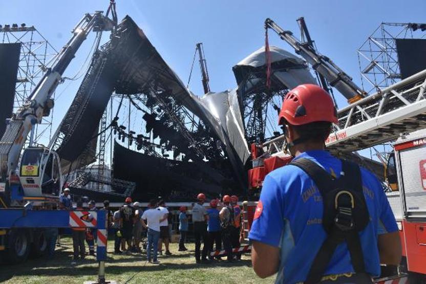 Tarkan, İzmir konserinin yeni yerini duyurdu: Gündoğdu Meydanına bekliyorum